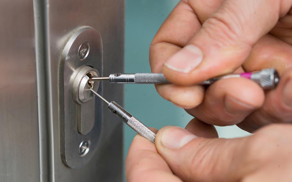ouverture de porte claquée serrurier Orgerus